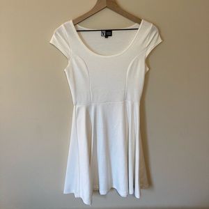 Vibe Short White Fit n Flair Dress S